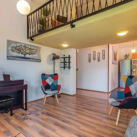 Prázdninový dům Beautiful In With Wifi