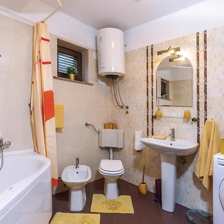 3 Bedroom Beautiful In *